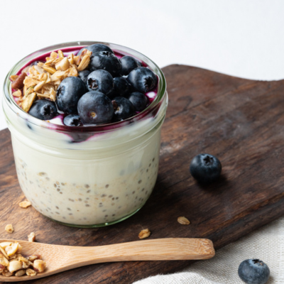 Overnight oats met blauwe bessen