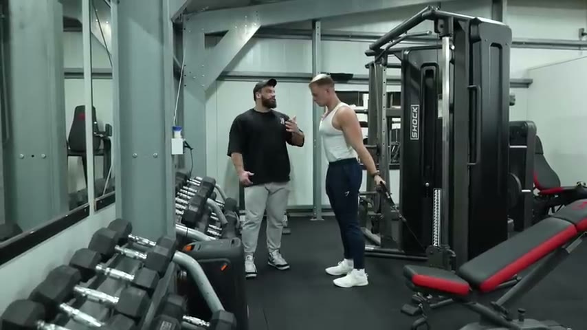 Tussen de Set — De beste armoefeningen voor biceps en triceps