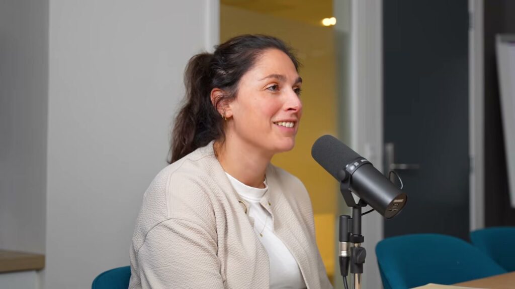 Dermatoloog Hilke Kreukels vertelt in de podcast hoe je je huid tegen de zon beschermt