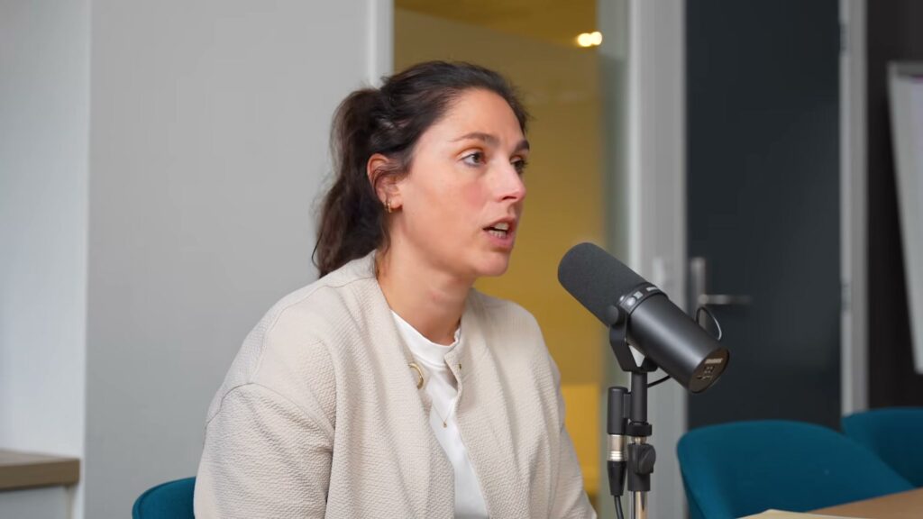 Dermatoloog Hilke Kreukels vertelt in de podcast wat er met collageen in je huid gebeurt