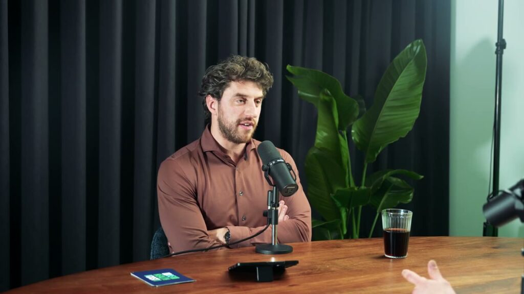 Internist-endocrinoloog Diederik Smit in De Health Cast over hormonen en klachten in de overgang
