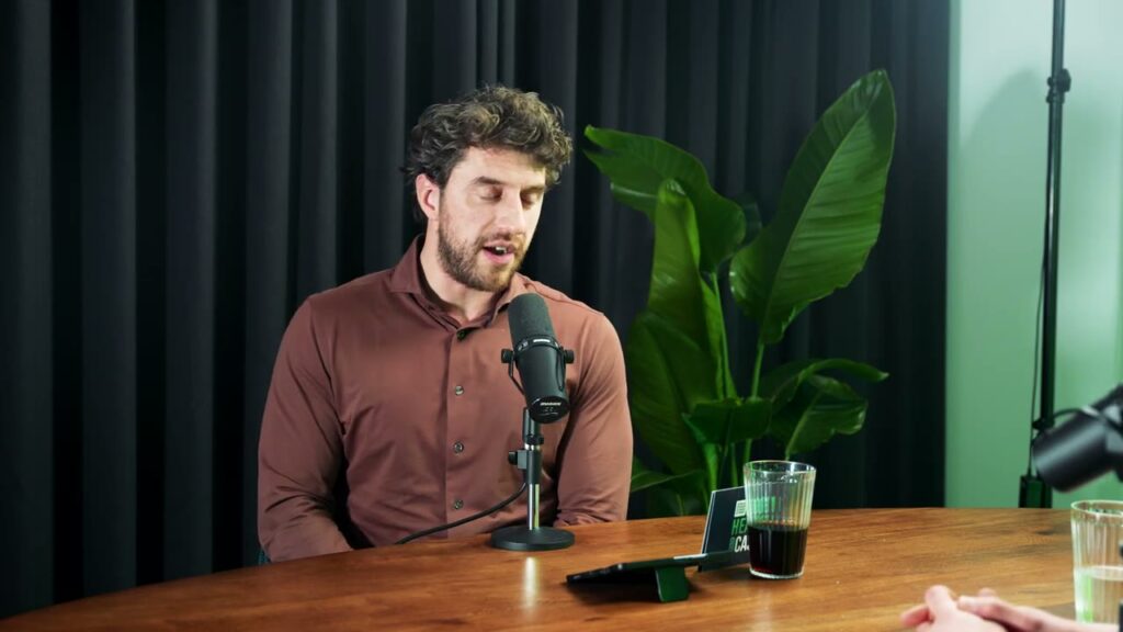 Internist-endocrinoloog Diederik Smit in De Health Cast over spierpijn na krachttraining